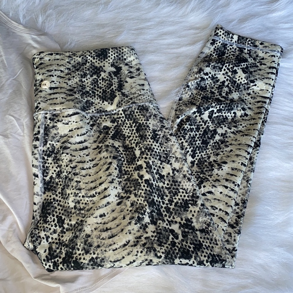 Snake Print Leggings - Picture 3 of 13